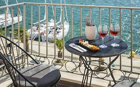 Argostoli Marina Suites